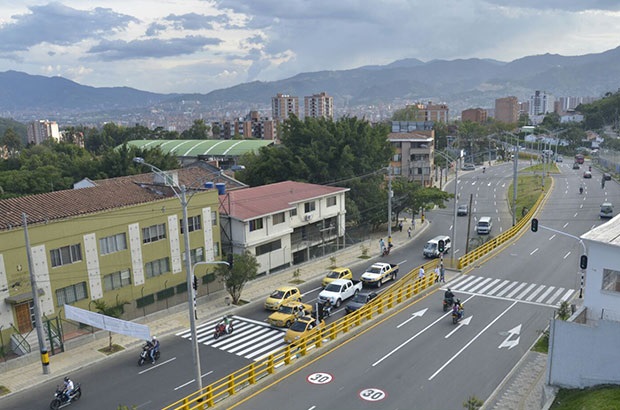 Limpieza de Alcantarillados Avenida 80 Medellín